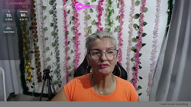 Snapshot of bety-cum2 chatting on 01-12-25, 12:44 bety-cum2 online show from 01-12-25, 12:44