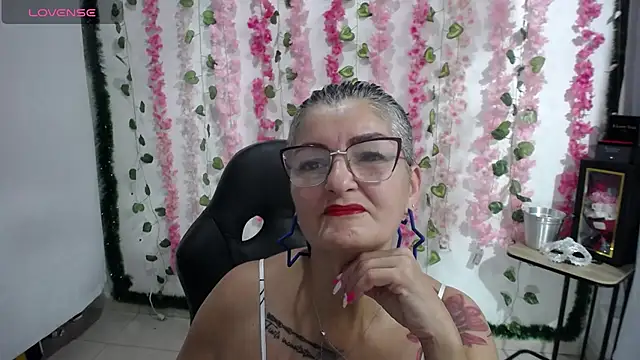 Snapshot of bety-cum2 chatting on 02-20-25, 09:11 bety-cum2 online show from 02-20-25, 09:11
