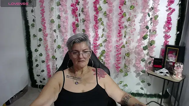 Snapshot of bety-cum2 chatting on 02-28-25, 09:23 bety-cum2 online show from 02-28-25, 09:23