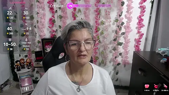 Snapshot of bety-cum2 chatting on 03-17-25, 11:00 bety-cum2 online show from 03-17-25, 11:00