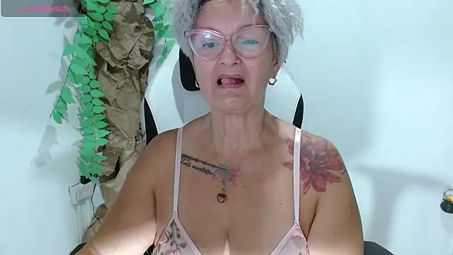 bety-cum2 online show from 04-21-26, 10:45