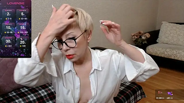 Snapshot of HotEva47 chatting on 02-09-25, 07:38 HotEva47 online show from 02-09-25, 07:38