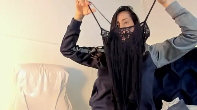 lauren fit online show from 03-18-26, 05:49