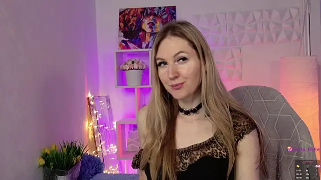 Snapshot of Hello_Lisha chatting on 02-27-25, 11:10 Hello Lisha online show from 02-27-25, 11:10