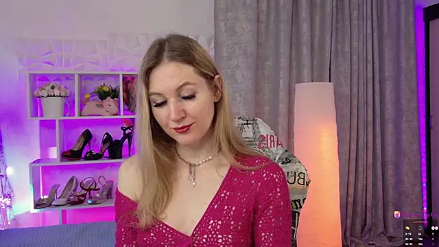 Snapshot of Hello_Lisha chatting on 03-12-25, 08:19 Hello Lisha online show from 03-12-25, 08:19
