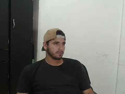 Snapshot of kylian_07 chatting on 11-05-25, 02:22 kylian 07 online show from 11-05-25, 02:22