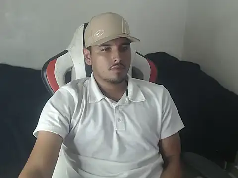 Snapshot of kylian_07 chatting on 07-22-26, 02:36 kylian 07 online show from 07-22-26, 02:36