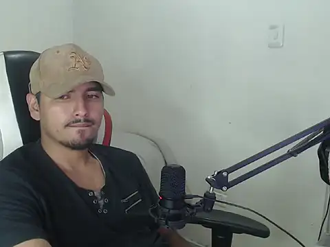 Snapshot of kylian_07 chatting on 08-04-26, 02:37 kylian 07 online show from 08-04-26, 02:37
