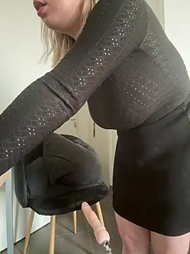 Snapshot of dollssfr chatting on 01-21-25, 11:13 dollssfr online show from 01-21-25, 11:13