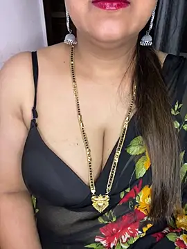 Snapshot of Zoya_Varma004 chatting on 05-17-26, 11:17 Zoya Varma004 online show from 05-17-26, 11:17