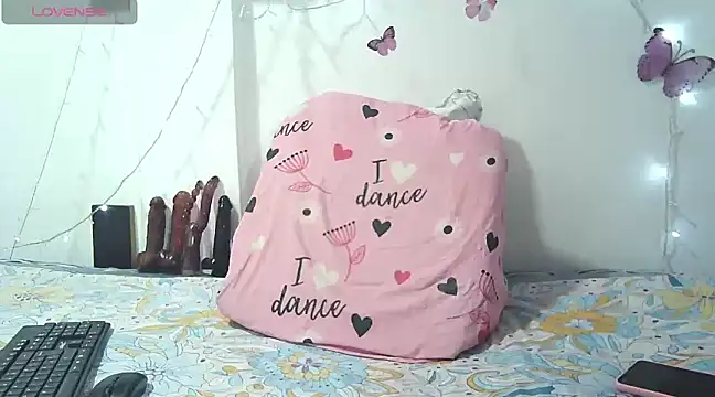 Snapshot of samantha_hot10 chatting on 02-11-25, 11:10 samantha hot10 online show from 02-11-25, 11:10