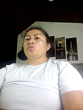Snapshot of Keyla01_ chatting on 04-23-26, 06:32 Keyla01 online show from 04-23-26, 06:32