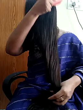 Snapshot of yoursana- chatting on 01-08-25, 03:51 yoursana- online show from 01-08-25, 03:51