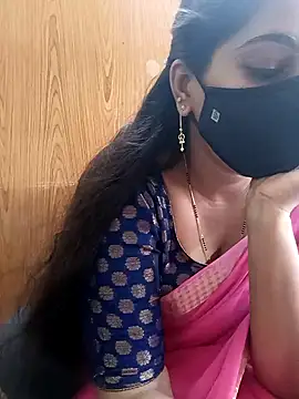 Snapshot of yoursana- chatting on 02-06-25, 05:35 yoursana- online show from 02-06-25, 05:35