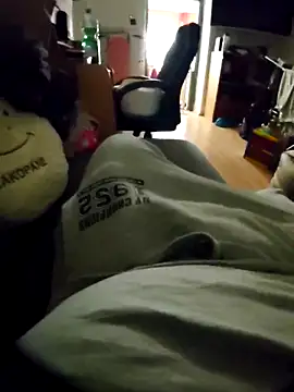 Snapshot of anonymus9006 chatting on 03-21-25, 10:50 anonymus9006 online show from 03-21-25, 10:50