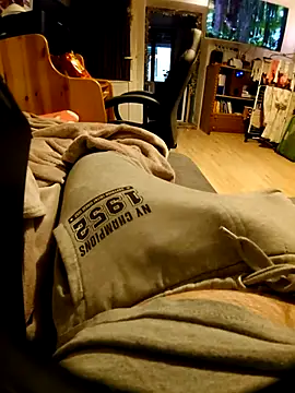 anonymus9006 online show from 12-18-25, 02:23