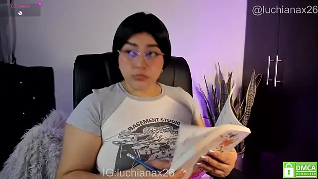 lucy26  online show from 04-11-26, 07:45