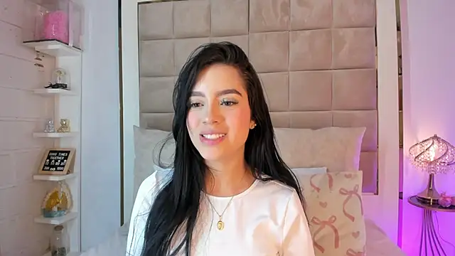 Snapshot of Victoria_adaams chatting on 01-28-25, 07:32 Victoria adaams online show from 01-28-25, 07:32