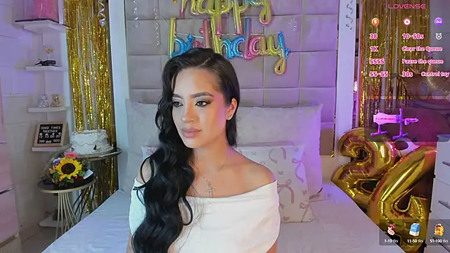 Snapshot of Victoria_adaams chatting on 03-07-25, 06:33 Victoria adaams online show from 03-07-25, 06:33