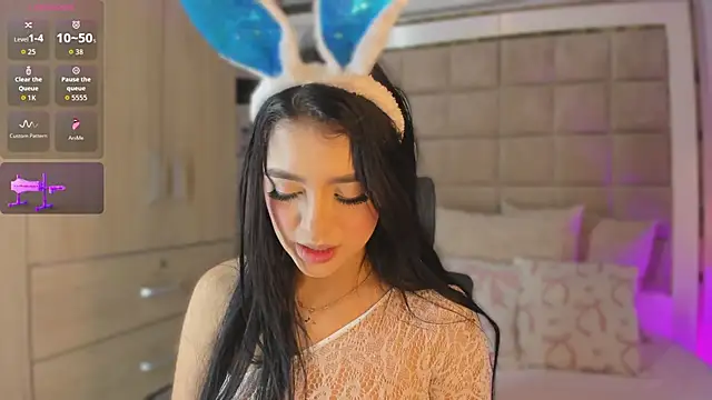 Snapshot of Victoria_adaams chatting on 10-20-25, 01:55 Victoria adaams online show from 10-20-25, 01:55