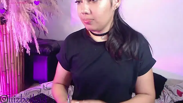 Snapshot of liz_bedoutxx chatting on 09-30-25, 12:04 liz bedoutxx online show from 09-30-25, 12:04