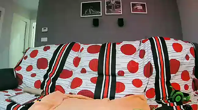 Snapshot of txan9876 chatting on 02-02-25, 10:06 txan9876 online show from 02-02-25, 10:06