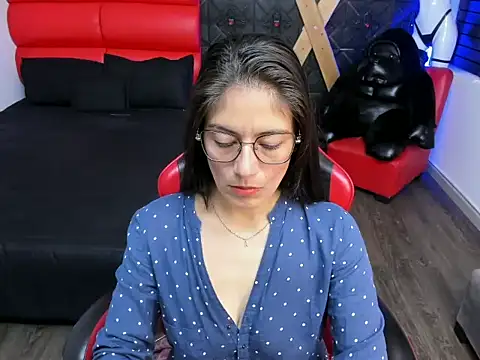 Snapshot of AnnyMilet_ chatting on 07-14-26, 01:50 AnnyMilet online show from 07-14-26, 01:50