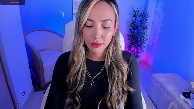 NiaBennet  online show from 10-03-25, 10:40