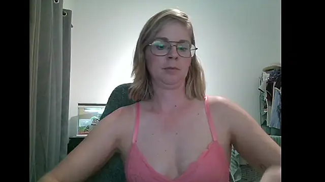 Snapshot of SavannaGirly chatting on 02-23-25, 06:23 SavannaGirly online show from 02-23-25, 06:23