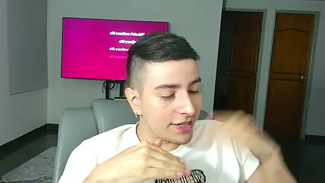 Jhoan saenz online show from 10-21-25, 11:16