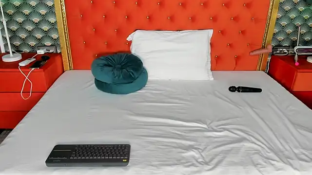 VallerieJones online show from 02-22-25, 04:51