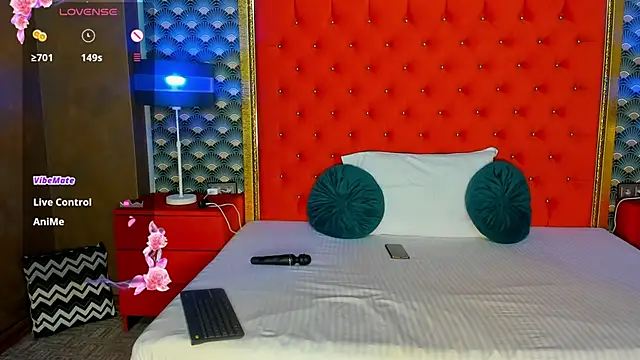 VallerieJones online show from 03-08-25, 07:20