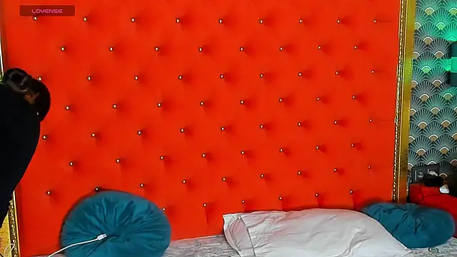 VallerieJones online show from 04-04-26, 10:46