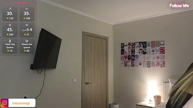 Snapshot of LisaSweetie chatting on 02-05-25, 05:42 LisaSweetie online show from 02-05-25, 05:42