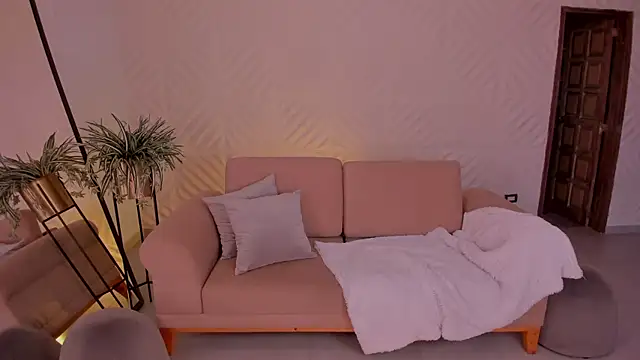 Snapshot of KateSunder chatting on 10-15-25, 02:28 KateSunder online show from 10-15-25, 02:28