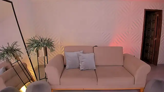 Snapshot of KateSunder chatting on 10-16-25, 12:17 KateSunder online show from 10-16-25, 12:17