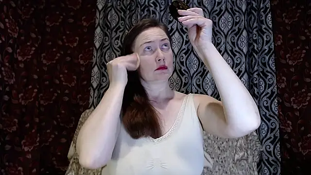 EmilyDoth online show from 12-21-25, 04:47