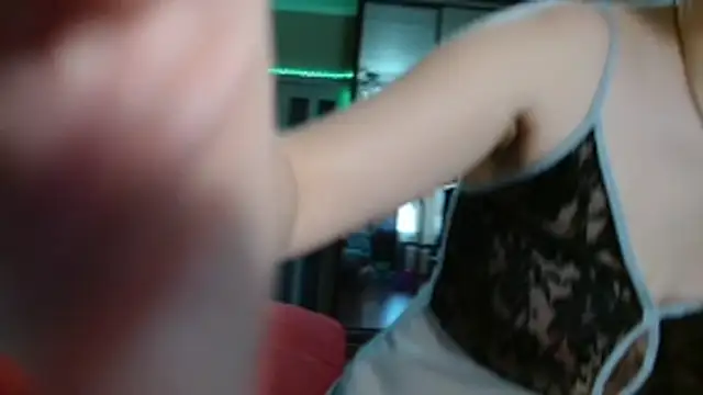 Snapshot of KiraGoldens chatting on 02-20-26, 06:10 KiraGoldens online show from 02-20-26, 06:10