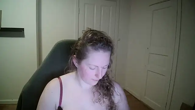 Girlnina-1995 online show from 01-30-25, 07:48