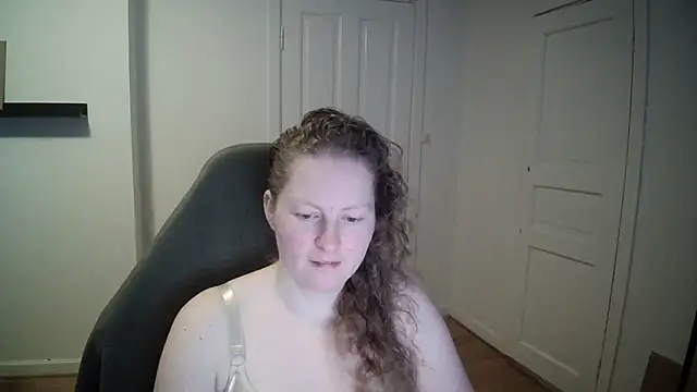 Girlnina-1995 online show from 02-28-25, 09:04