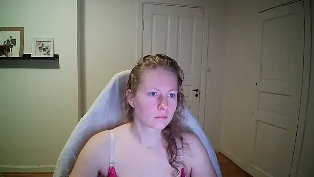 Girlnina-1995 online show from 10-20-25, 06:03