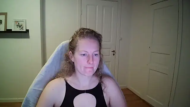 Girlnina-1995 online show from 11-05-25, 09:20