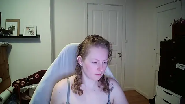 Girlnina-1995 online show from 02-13-26, 09:05