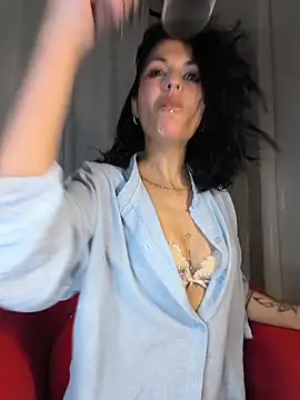Snapshot of Masha_Real_84 chatting on 05-11-26, 08:28 Masha Real 84 online show from 05-11-26, 08:28