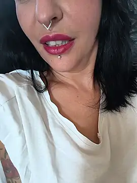 Snapshot of Masha_Real_84 chatting on 07-27-26, 04:03 Masha Real 84 online show from 07-27-26, 04:03