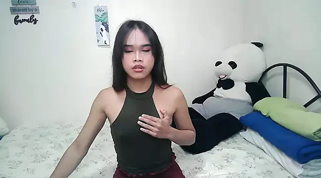 Snapshot of rihanna22 chatting on 02-05-25, 01:22 rihanna22 online show from 02-05-25, 01:22