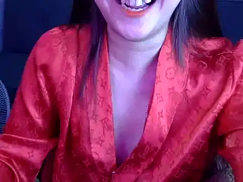 Bee 2k online show from 12-19-25, 04:52