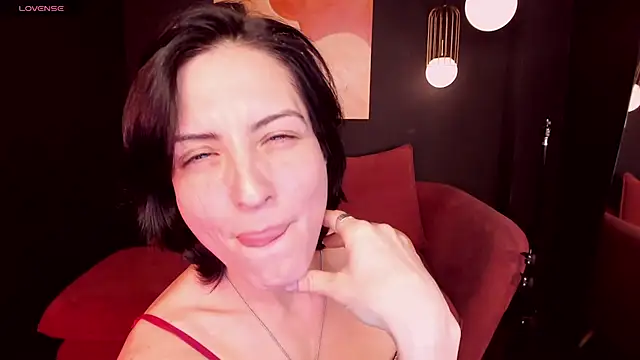 LorenDaze online show from 12-24-24, 05:02