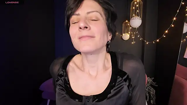 LorenDaze online show from 02-05-25, 02:16