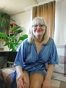 Snapshot of IrmaRose chatting on 04-26-26, 03:59 IrmaRose online show from 04-26-26, 03:59